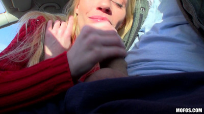 Amateur Babe With Natural Big Tits Sucked Guy Off In His Car
