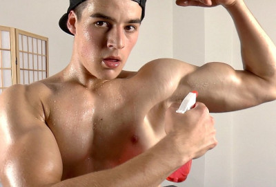 EBoys - Kent Mills - Muscle Flexing and Workout
